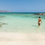 Los 5 mejores destinos para viajar solo por primera vez en el 2026 »